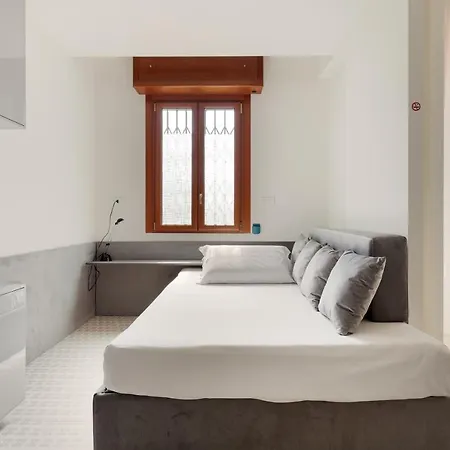 Milano Renovated Studio Apts Exterior photo