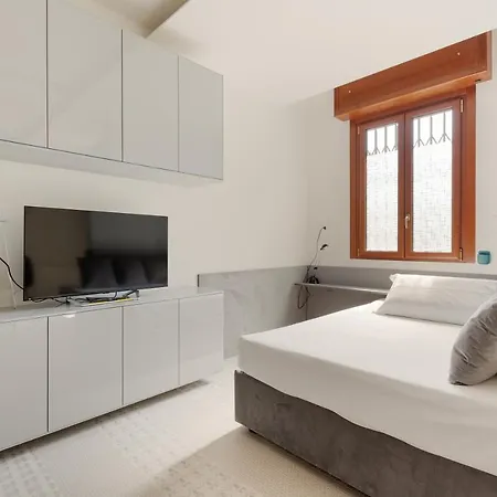Milano Renovated Studio Apts Exterior photo