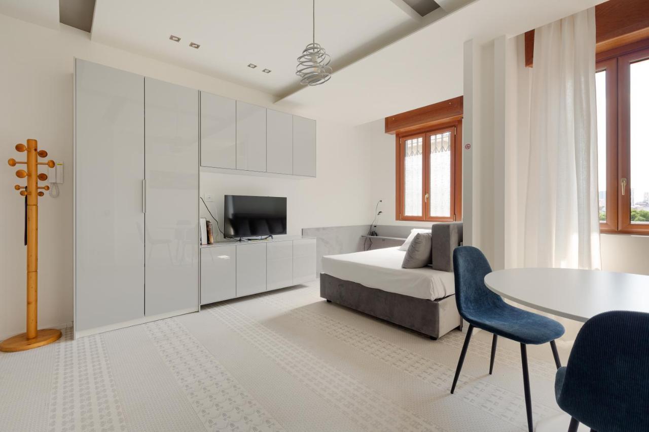 Renovated Apts Apartment Milan